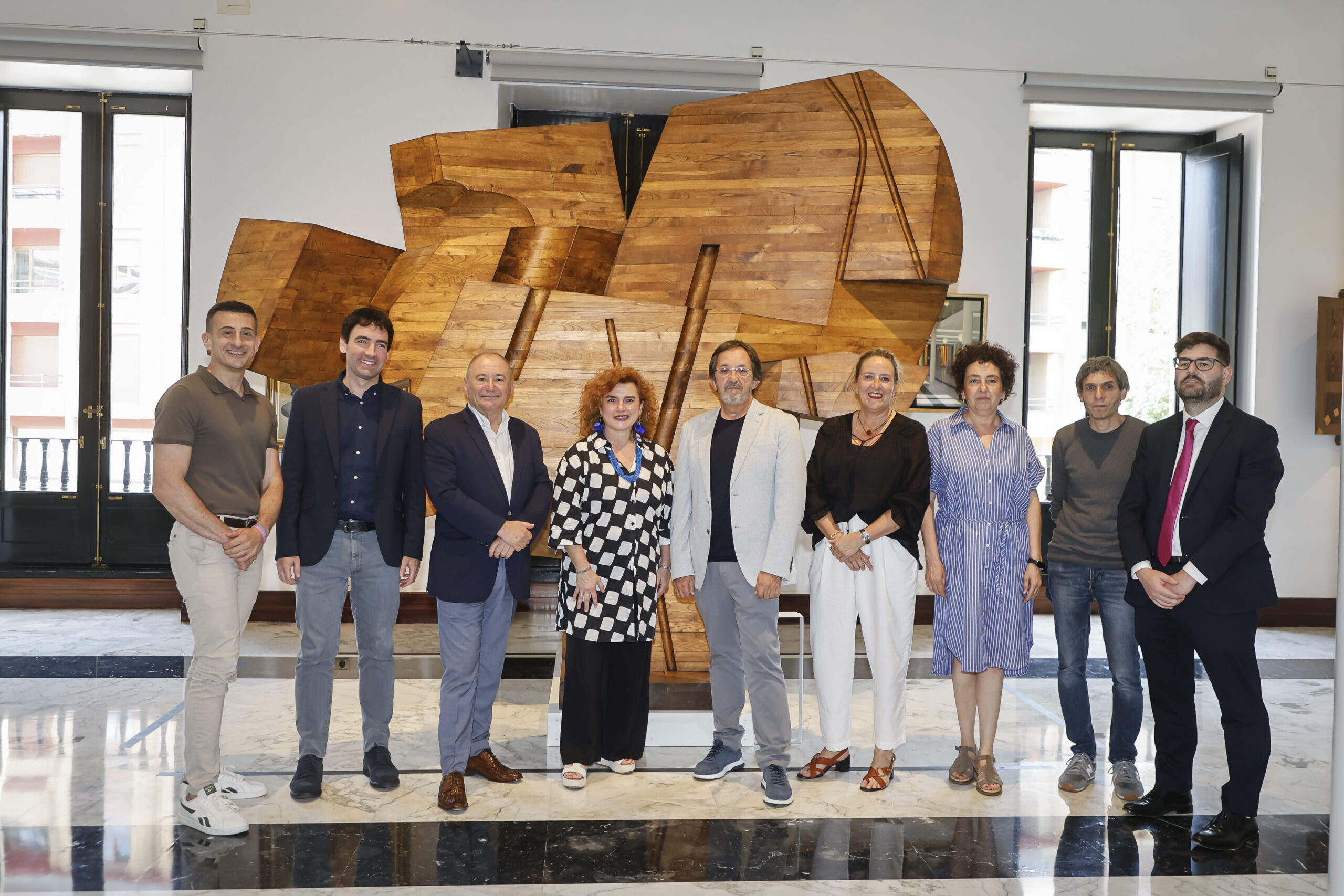 El Parlamento Vasco reconoce el papel estratégico del cooperativismo para afrontar<br>los retos del siglo XXI